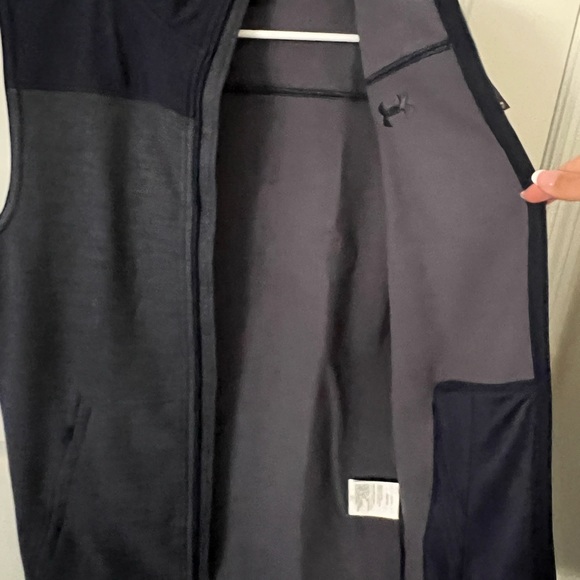 NEW! Men’s Under Armour Specialist Vest - Picture 6 of 7